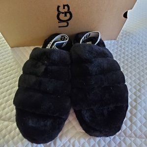 FLUFF YEAH SLIDE

UGG SLIPPERS
